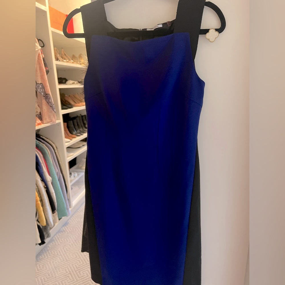 T Tahari Royal Blue front, black back square neck dress US size 2
